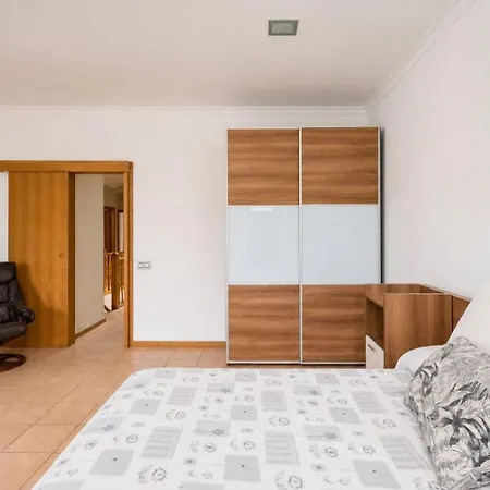 بيت ضيافة Guestready - Naranjo Duplex Place 4*