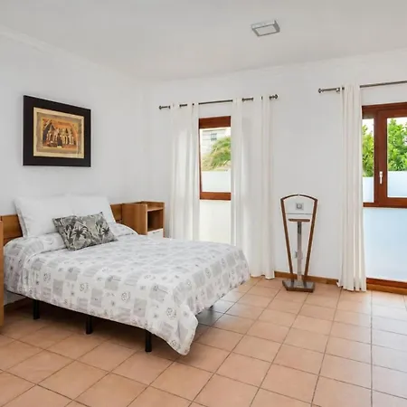 بيت ضيافة Guestready - Naranjo Duplex Place 4*