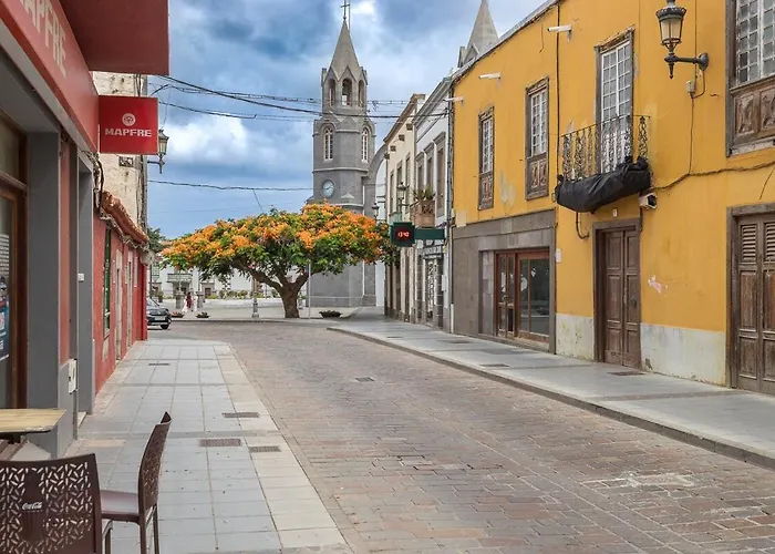 Pensión Guestready - Naranjo House En Pleno Centro Telde